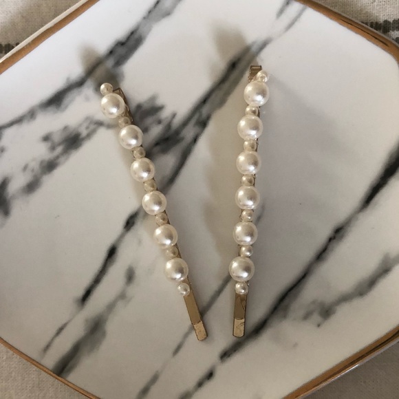 NWOT Set of Pearl & Gold Hair Pins - Picture 1 of 4
